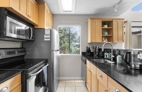 Englewood Condo | Modern Retreat | 2BR Retreat Near Denver | Gym