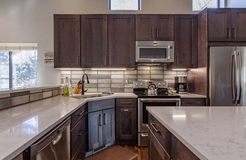 Warrior's Mark Villa | Modern Retreat: Walk to Lift & Town - Private Spa!