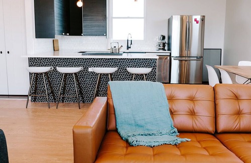Berkley Apartment | Modern Shipping Container Guest House w/City Views