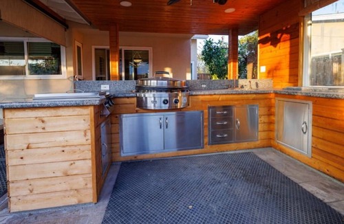 Edenvale House | Modern Single Family House With Large Backyard