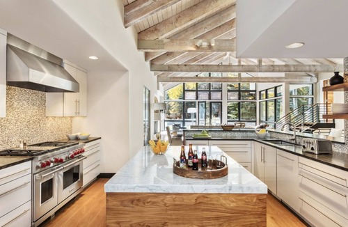 Vail House | Modern Ski Chalet on Vail Mountain- walking distance to slopes and Vail Village