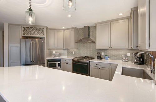 Mountain House Condo | Modern Sophisticated Chic, Walk to Slopes, Waterfront condo In the heart of Keystone