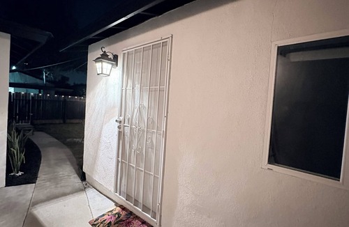 Chino Apartment | Modern Studio Casita w/Full Kitchen & Patio