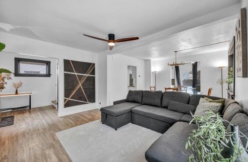 Akron House | Modern Stylish Urban Haven 4 Bedroom 2 Bath - Dog Friendly
