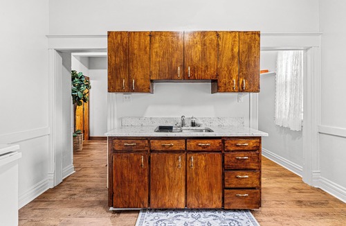 Pueblo House | Modern Victorian sleeps 6 trailer parking