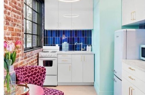 Golden Triangle Apartment | Moe Gram Art Suite 204