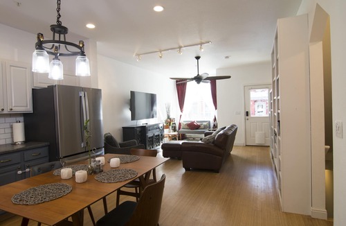 Dakota Ridge - Northbriar House | Monica’s Cheerful Retreat Townhouse