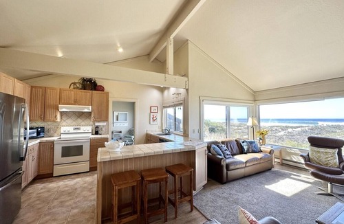 Castroville House | Monterey Dunes 228 - Moss Landing Townhome - A Mile of Beachfront!