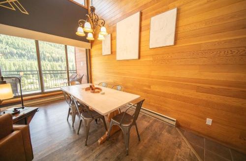 Lakeside Village House | Montezuma 1766 by SummitCove Lodging in Colorado