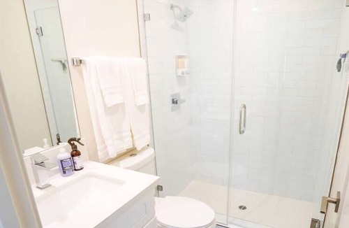 El Segundo Apartment | MONTHLY STAY DISCOUNTS! Modern Luxury Studio Pool BBQ Beach