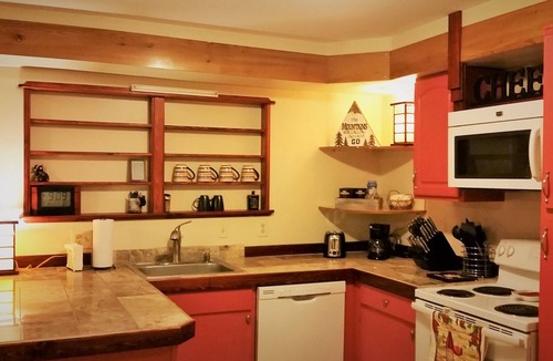 Saint Mary's Condo | MooseHaven Condo at St. Mary's Glacier