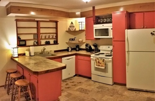 Saint Mary's Condo | MooseHaven Condo at St. Mary's Glacier