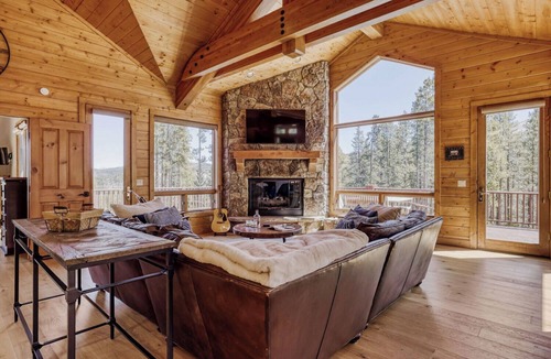 Warrior's Mark West House | Morning View Lodge | Mountain Retreat with Hot Tub