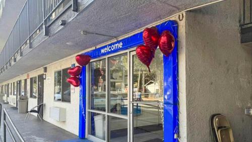 Big Bear Lake Hotel | Motel 6-Big Bear Lake, CA