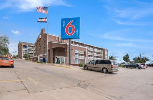 Briargate Hotel | Motel 6-Colorado Springs, CO - Air Force Academy