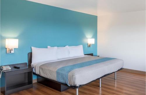Briargate Hotel | Motel 6-Colorado Springs, CO - Air Force Academy