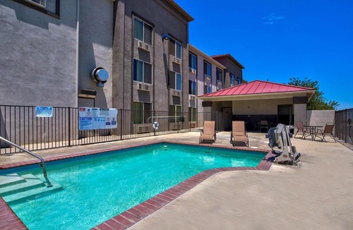 Hesperia Hotel | Motel 6-Hesperia, CA - West Main Street I-15