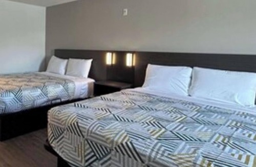 Lake Elsinore Hotel | Motel 6 Lake Elsinore, CA