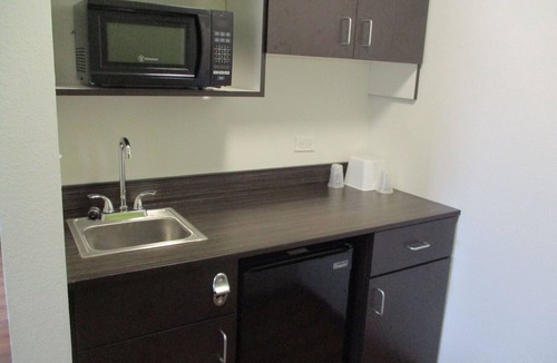 North Olmsted Hotel | Motel 6 North Olmsted, OH - Cleveland