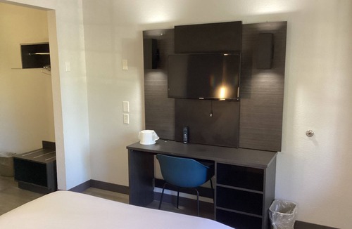 Bonita Hotel | Motel 6 San Dimas, CA - Los Angeles