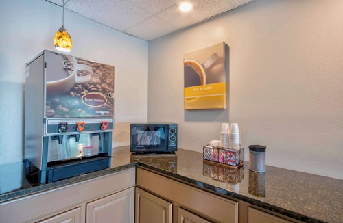 Springfield Hotel | Motel 6 Springfield, OH