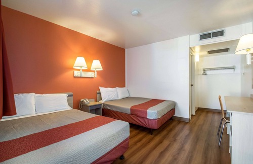 Wendover Hotel | Motel 6 Wendover, UT