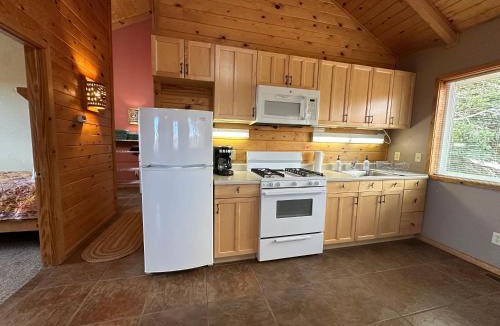 La Sal Bed & Breakfast | Mount Peale Country Inn near Moab