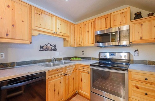 Fall River Estates House | Mountain Escape on Fall River w/HOT TUB!