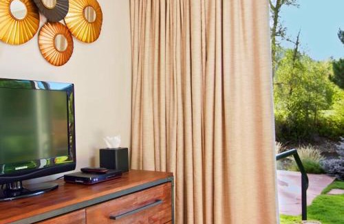 Redstone Apartment | Mountain Escape On The River