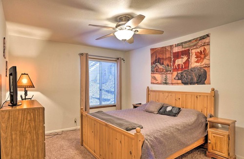 Twin Peaks Cabin | Mountain Escape w/ Views, 3 Mi to Lake Arrowhead