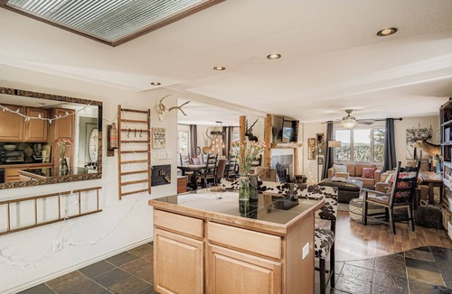 Richmond Hill Corridor House | Mountain Haven-Hot Tub+Pikes Peak+Red Rocks+Serene