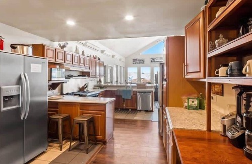 Leadville House | Mountain Hideaway — Hot Tub | Sauna | 1Gbps WiFi | 9BR Sleeps 18 + Pets