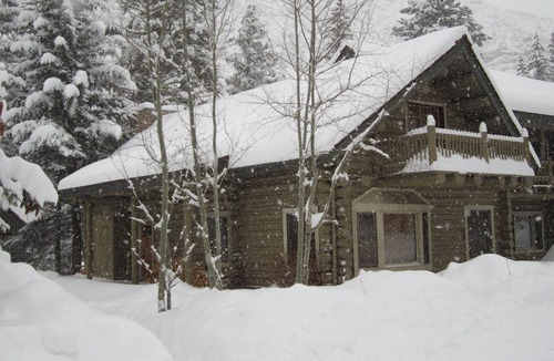 Timbercreek Lodges House | Mountain Log Home overlooking Gore Creek