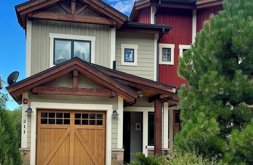 Carbondale House | Mountain Luxe Retreat - Mt. Sopris Sunsets