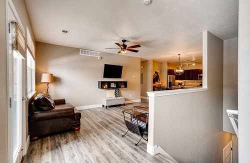 Cottonwood Condo | Mountain Modern Luxury 3BR 2BA Attach Garage near DTC/Parker-Short and Long Term