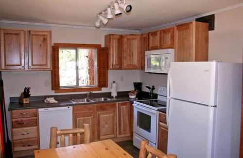 Estes Park Cabin | Mountain Pine Cabin with Personal Hot Tub - Dog-Friendly!
