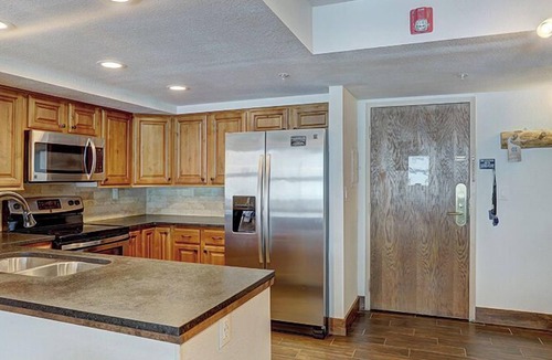 Copper Mountain Village Condo | Mountain Plaza 3 Bedroom Condo #421/423 by RedAwning