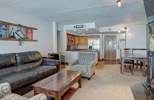 Copper Mountain Village Condo | Mountain Plaza 3 Bedroom Condo #421/423 by RedAwning