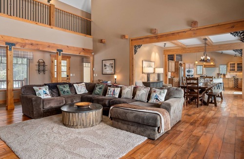 Granby House | Mountain Retreat Villa I Private Hot Tub I Great Views I Game Room I Discounted Attractions