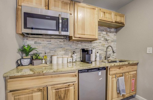 Cascade Apartment | Mountain Studio! Cozy Escape with Stunning Views