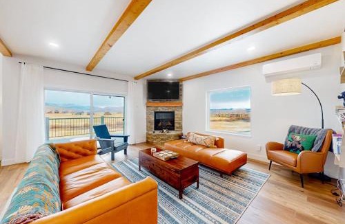 Grand Elk Ranch House | Mountain Sky