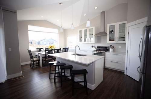 Buena Vista House | Mountain Sunflower 4 Kings Spacious ideal for Wedding Groups Couples & Families