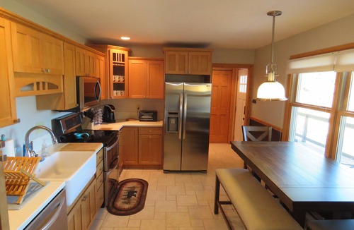 Carriage Hills House | Mountain Sunrise Cabin - HOT TUB, Wildlife, Serene - Near RMNP and Downtown