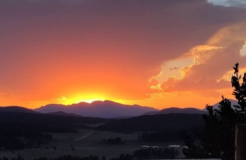 Florissant Cabin | Mountain Top Luxury Lodge with Stunning Views