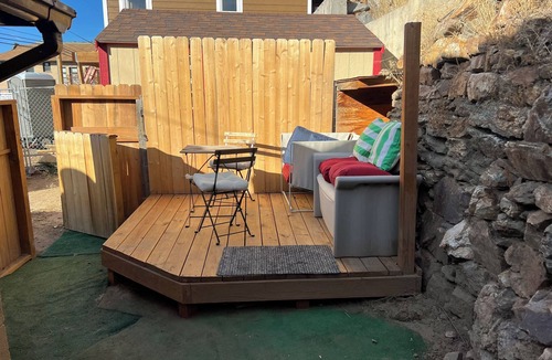 Idaho Springs House | Mountain View - 1 Bedroom, or 2, Lots of Light, Quiet, Walk to Town
