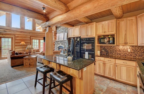 Fraser House | Mountain View Log Home I Hot Tub I Arcades I Great Views I Sauna I Discounted Attractions