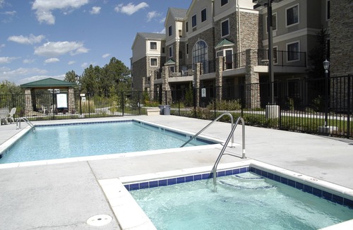 Rockrimmon Apartment | Mountain View Studio + Pool Access