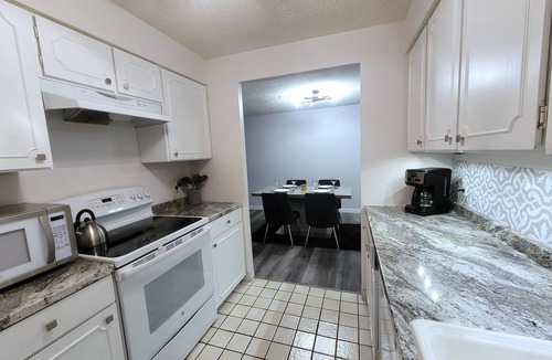 Southeast Colorado Springs Condo | Mountain View! 2-bdrm 10th floor condo, 48ft balcony from every room, sleeps 6