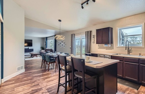 Roxborough House | Mountain Views! 3 bedroom close to Lockheed Martin