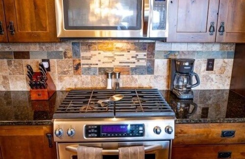 Estes Park Condo | Mountain Views, Close to RMNP Entrance, Hot Tub! Casa Kiowa, Estes Park CO